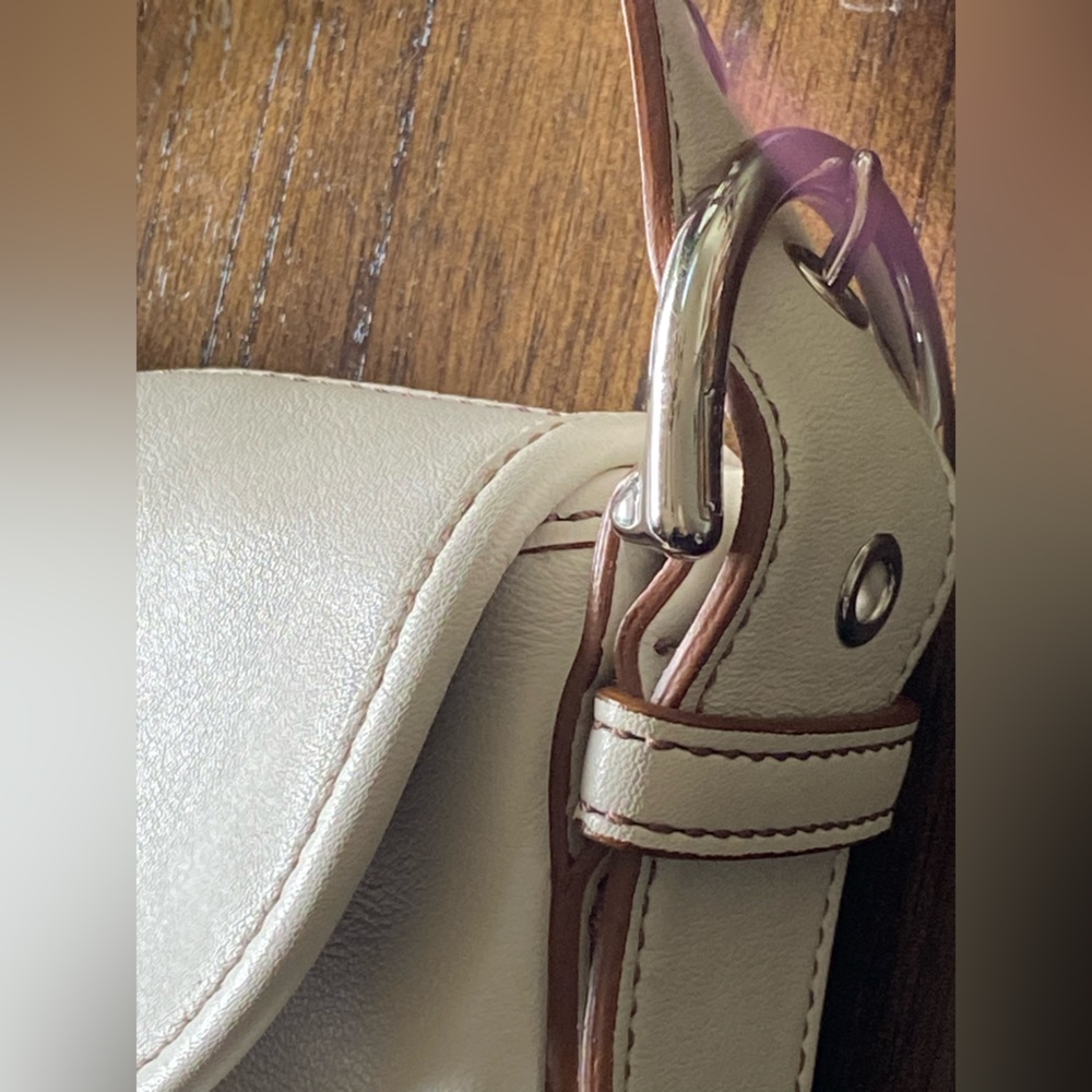 Coach baguette Purse Shoulder or Handbag 👜 Cream Leather Classic C logo inside - Picture 4 of 12